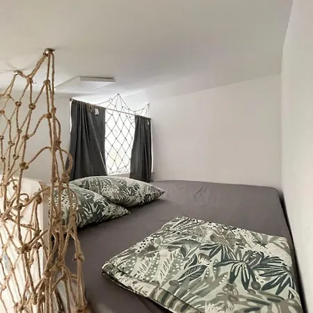 For 4 Close To The Apartament *