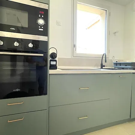 For 4 Close To The Apartament *