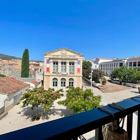 For 4 Close To The La Ciotat