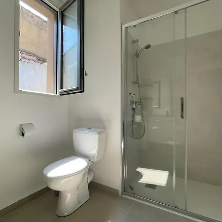For 4 Close To The Apartament *